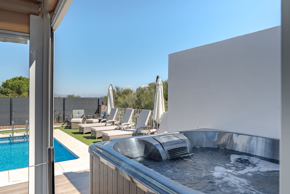 3 Bedroom Villa in Coín - Photo 11