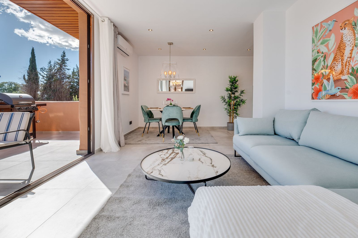 5 Bedroom Apartment in Estepona - Photo 23