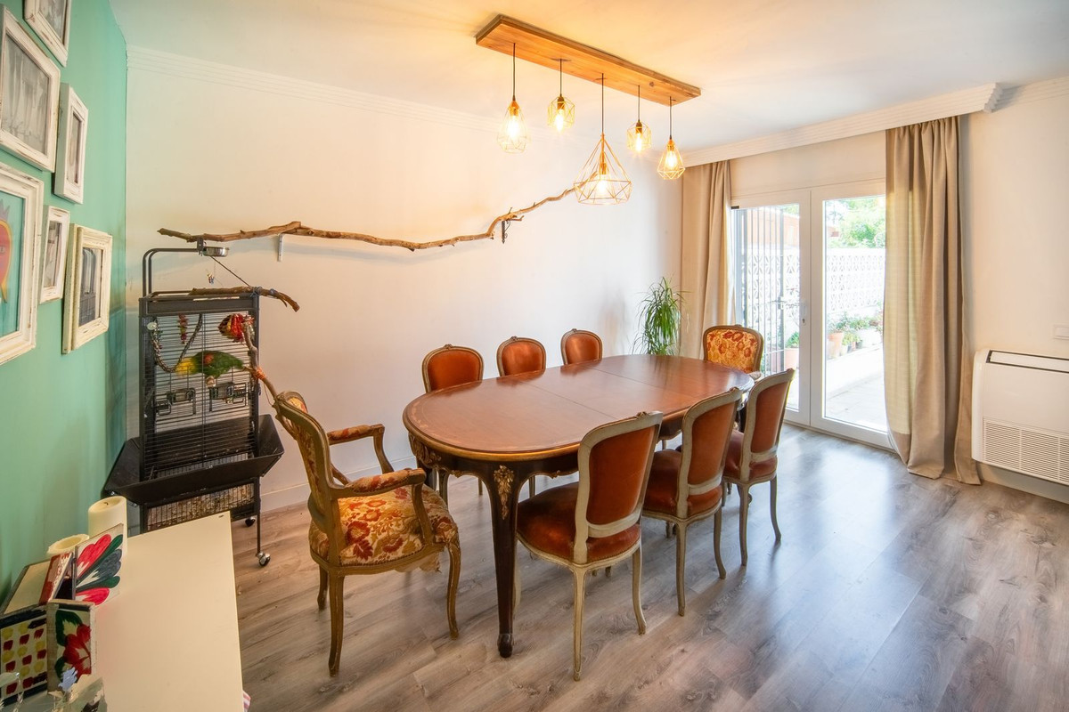 3 Bedroom Townhouse in Estepona - Photo 5