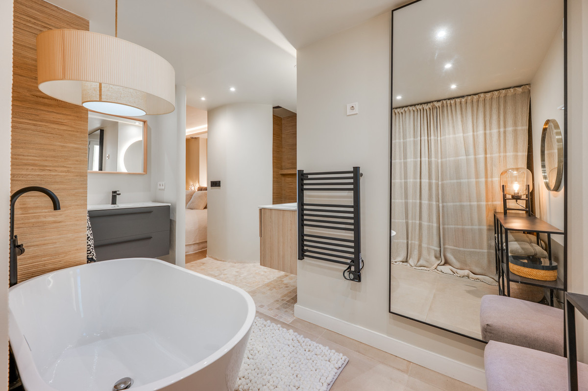 3 Bedroom Apartment in Marbella - Photo 9
