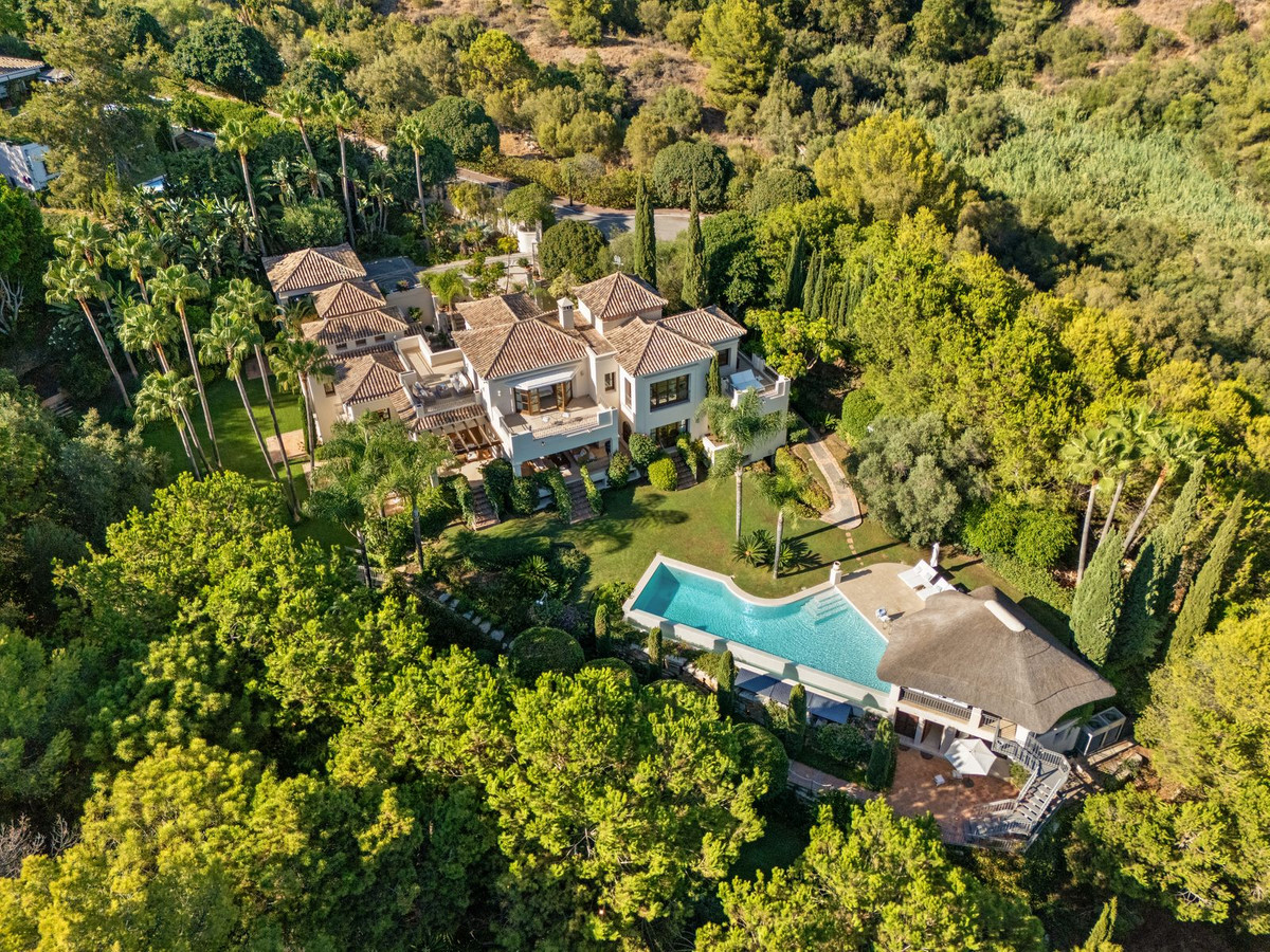 6 Bedroom Villa in Marbella - Photo 49