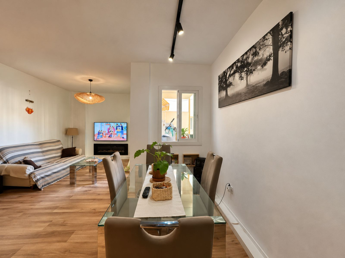 2 Bedroom Apartment in Mijas - Photo 7