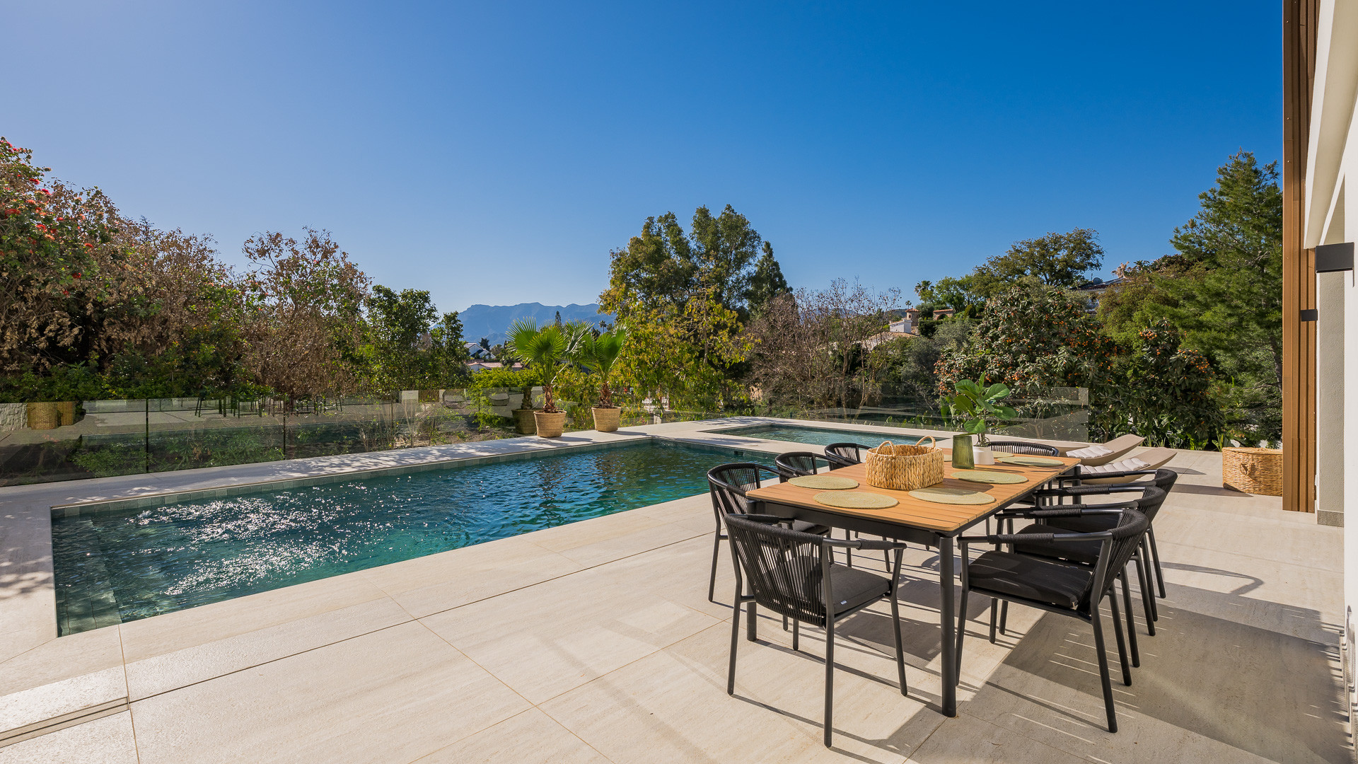 6 Bedroom Villa in Marbella - Photo 10