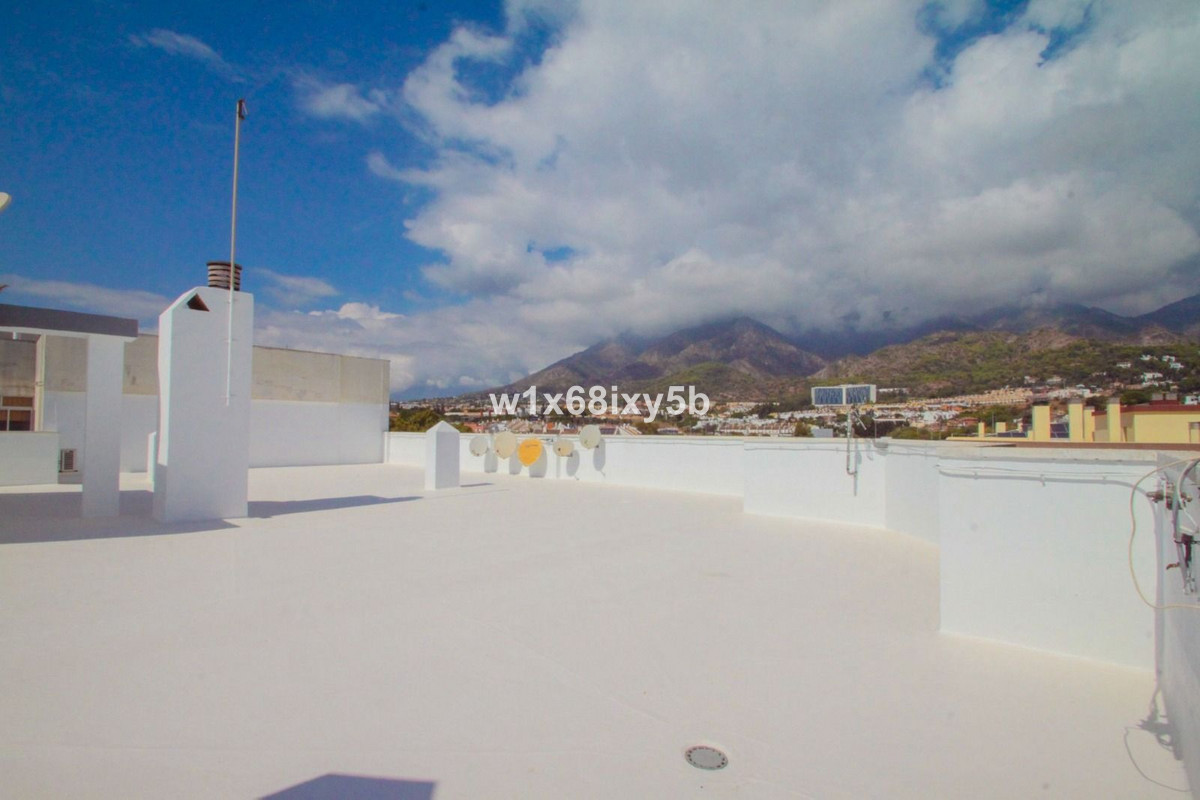 3 Bedroom Apartment in Marbella - Photo 19