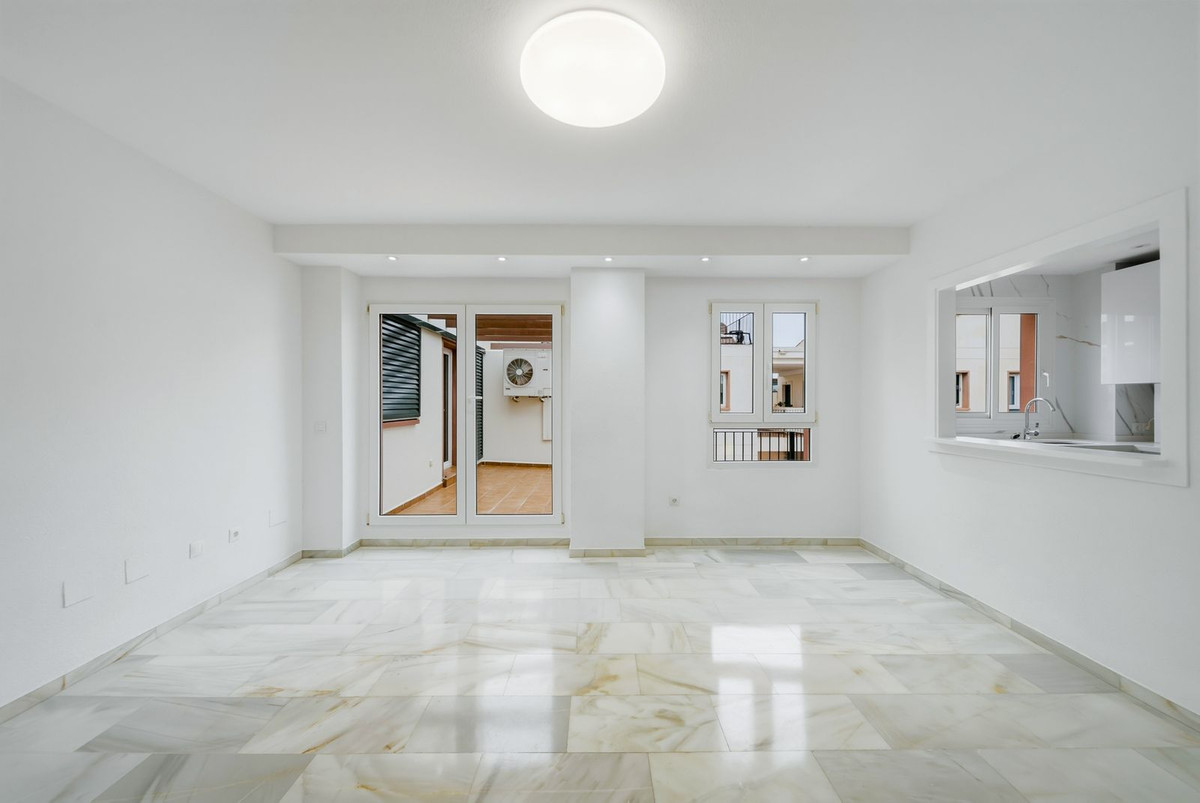 3 Bedroom Penthouse in Benalmádena - Photo 8