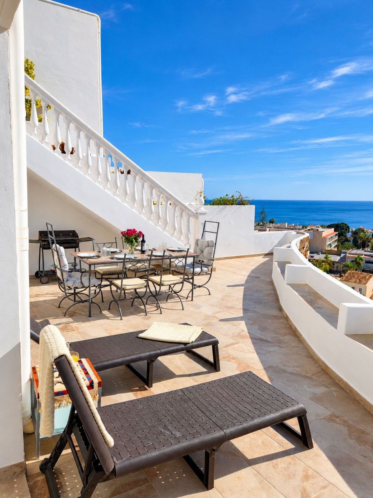 2 Bedroom Apartment in Torremolinos - Photo 4