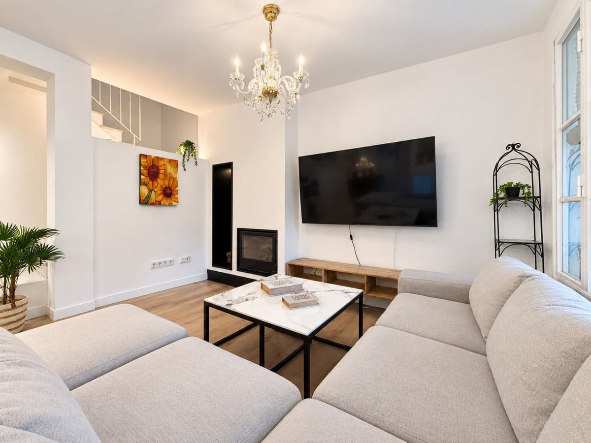 4 Bedroom Townhouse in Marbella - Photo 9