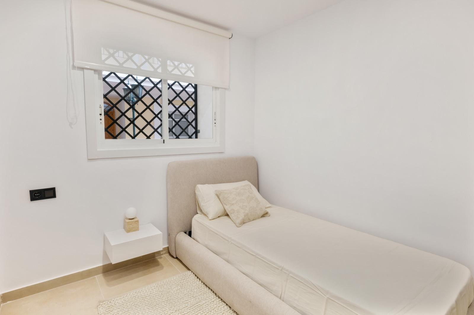 3 Bedroom Apartment in Marbella - Photo 17