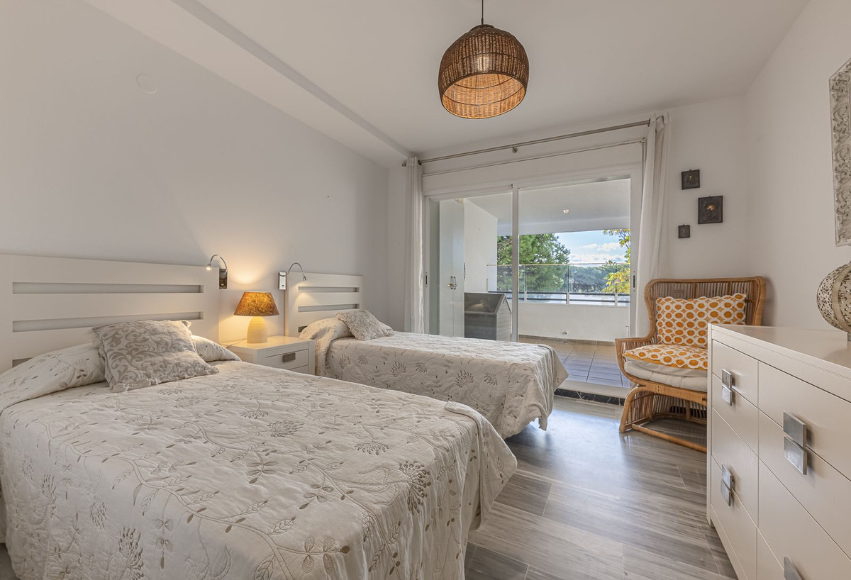 2 Bedroom Apartment in Marbella - Photo 13