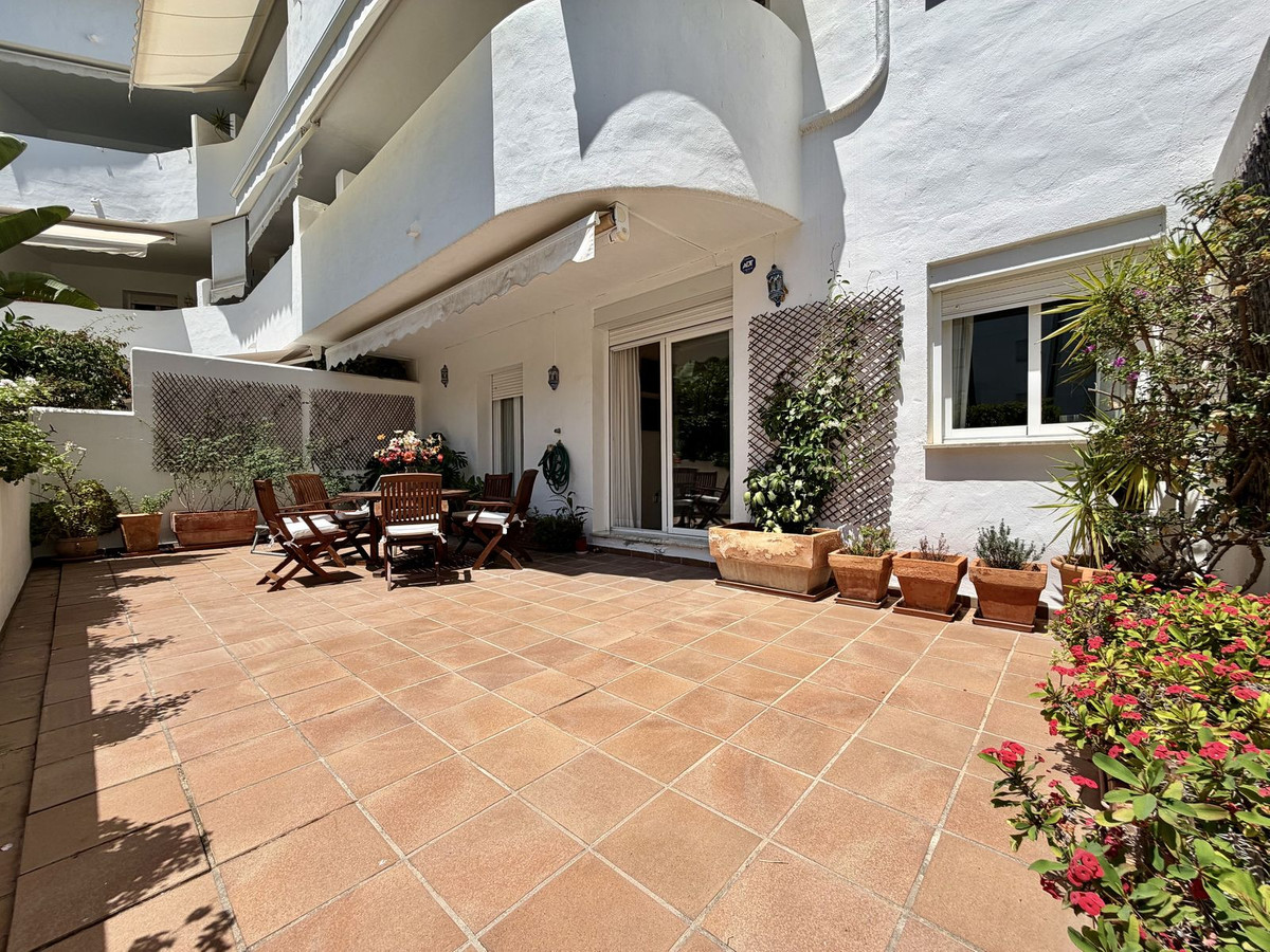 4 Bedroom Apartment in Marbella - Photo 8