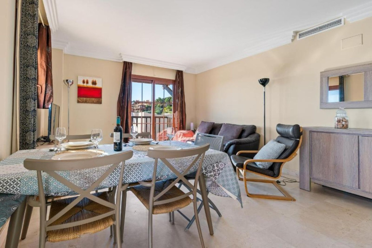 2 Bedroom Apartment in Estepona - Foto 2