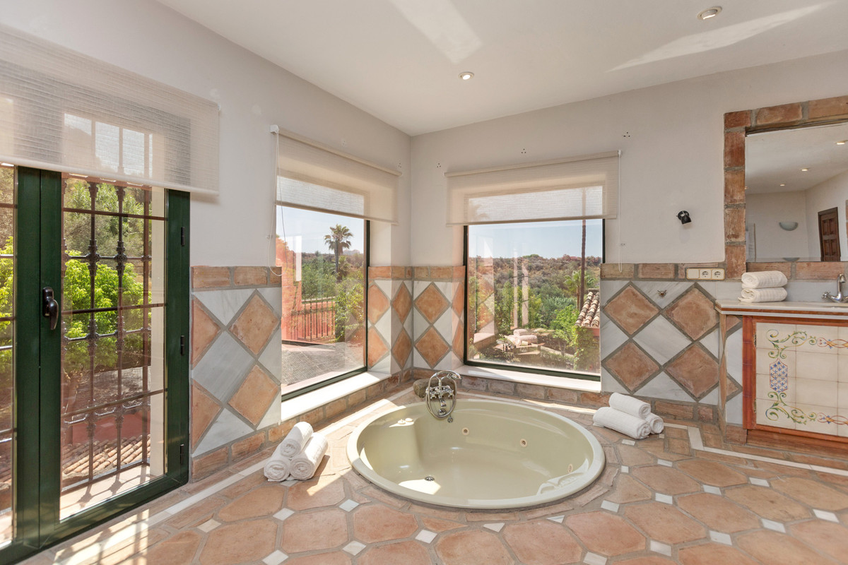 12 Bedroom Villa in Benahavís - Foto 26