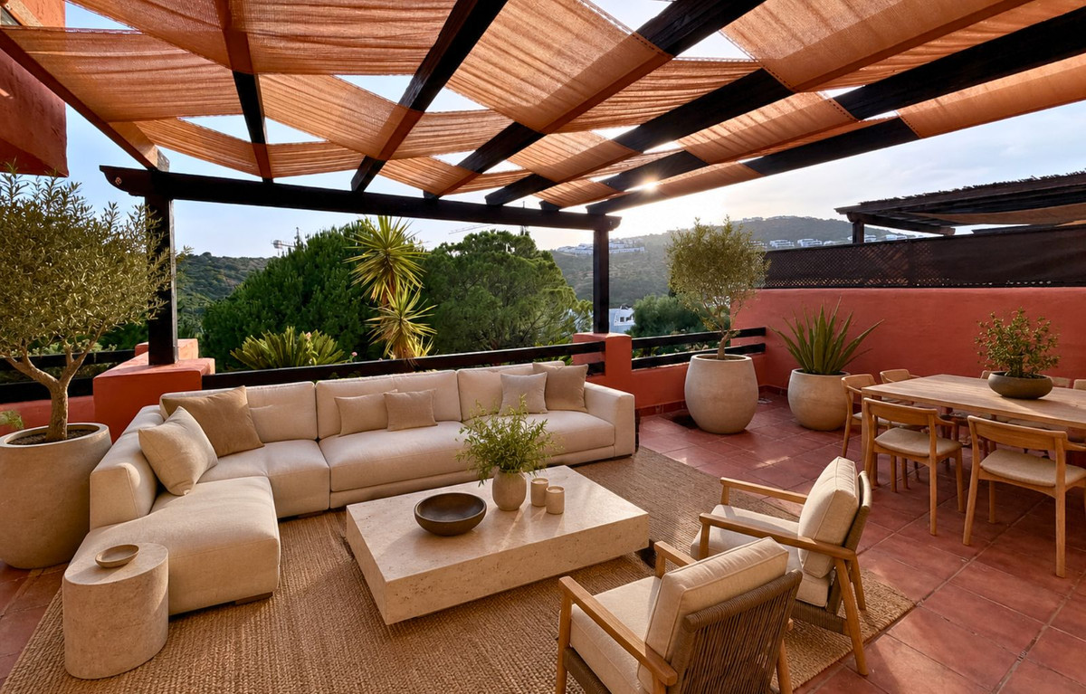 3 Bedroom Apartment in Casares - Photo 3
