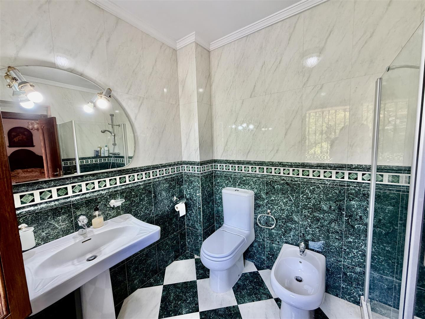 3 Bedroom Villa in Marbella - Photo 14