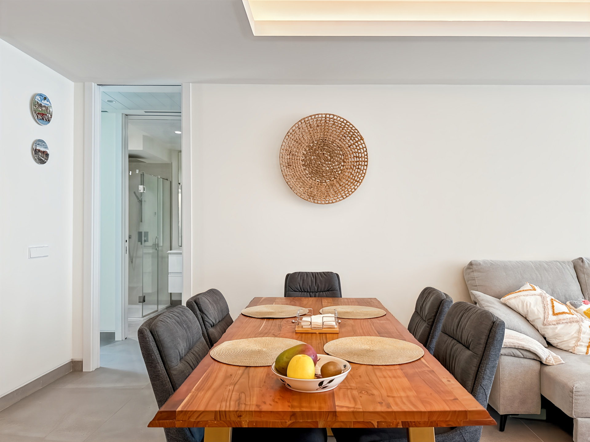 2 Bedroom Apartment in Estepona - Photo 17