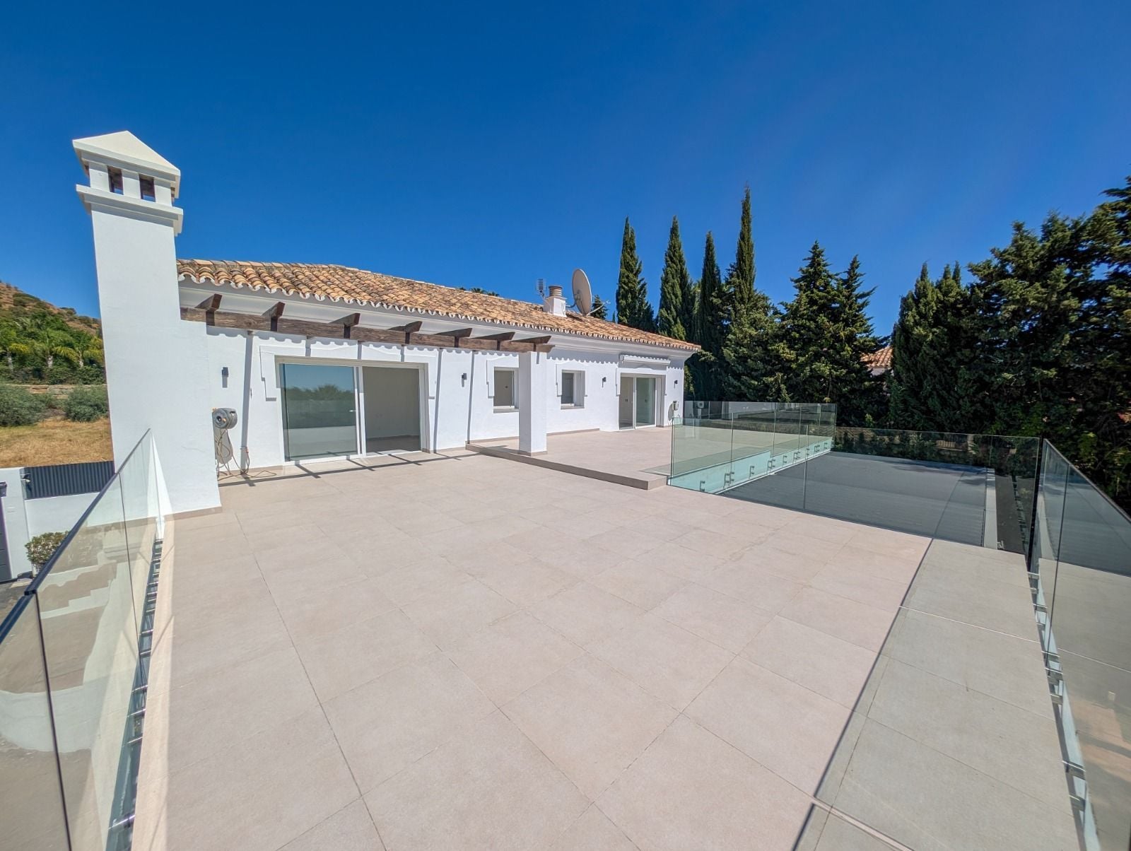 4 Bedroom Villa in Marbella - Photo 26