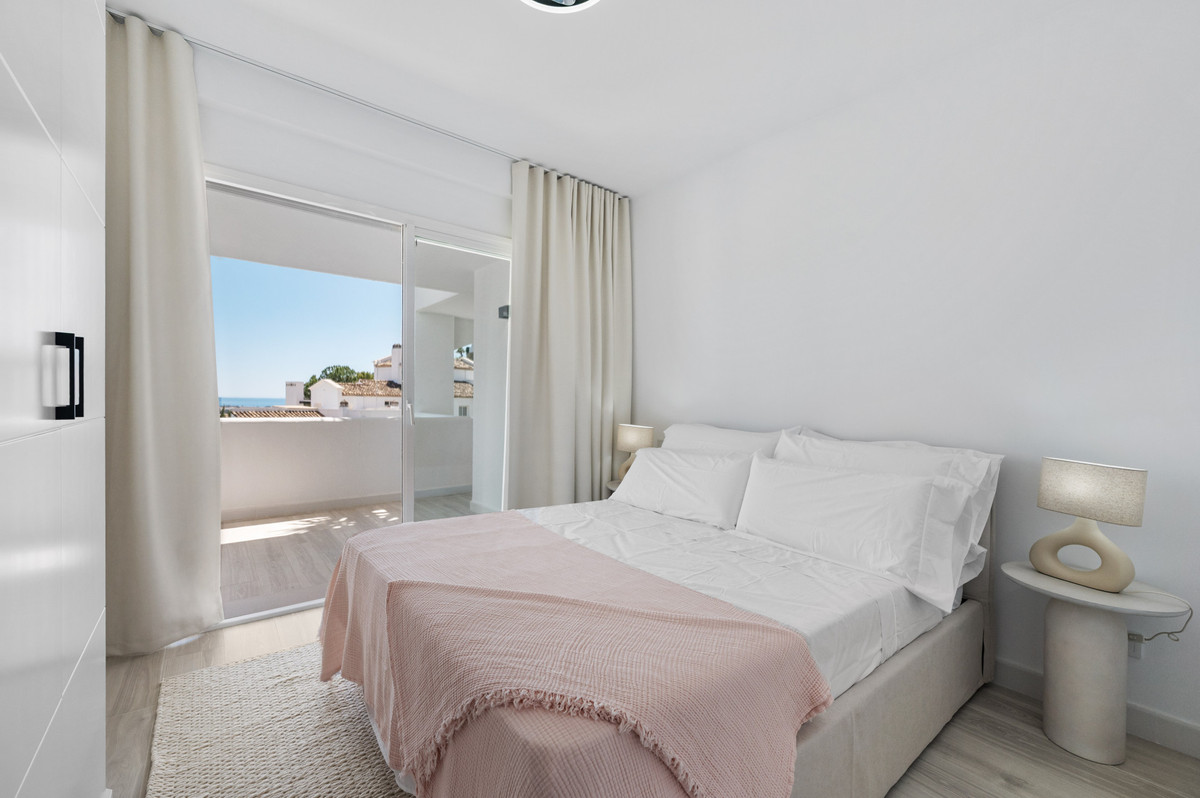 3 Bedroom Apartment in Benahavís - Photo 20
