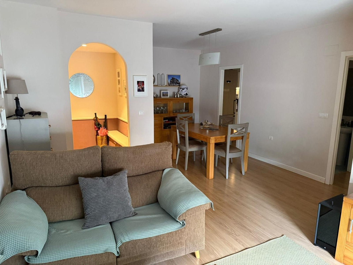3 Bedroom Apartment in Marbella - Photo 5