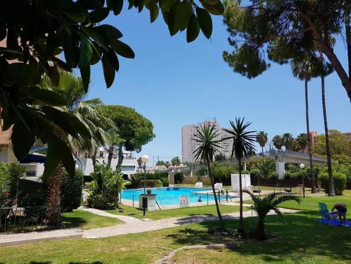 2 Bedroom Apartment in Marbella - Photo 21
