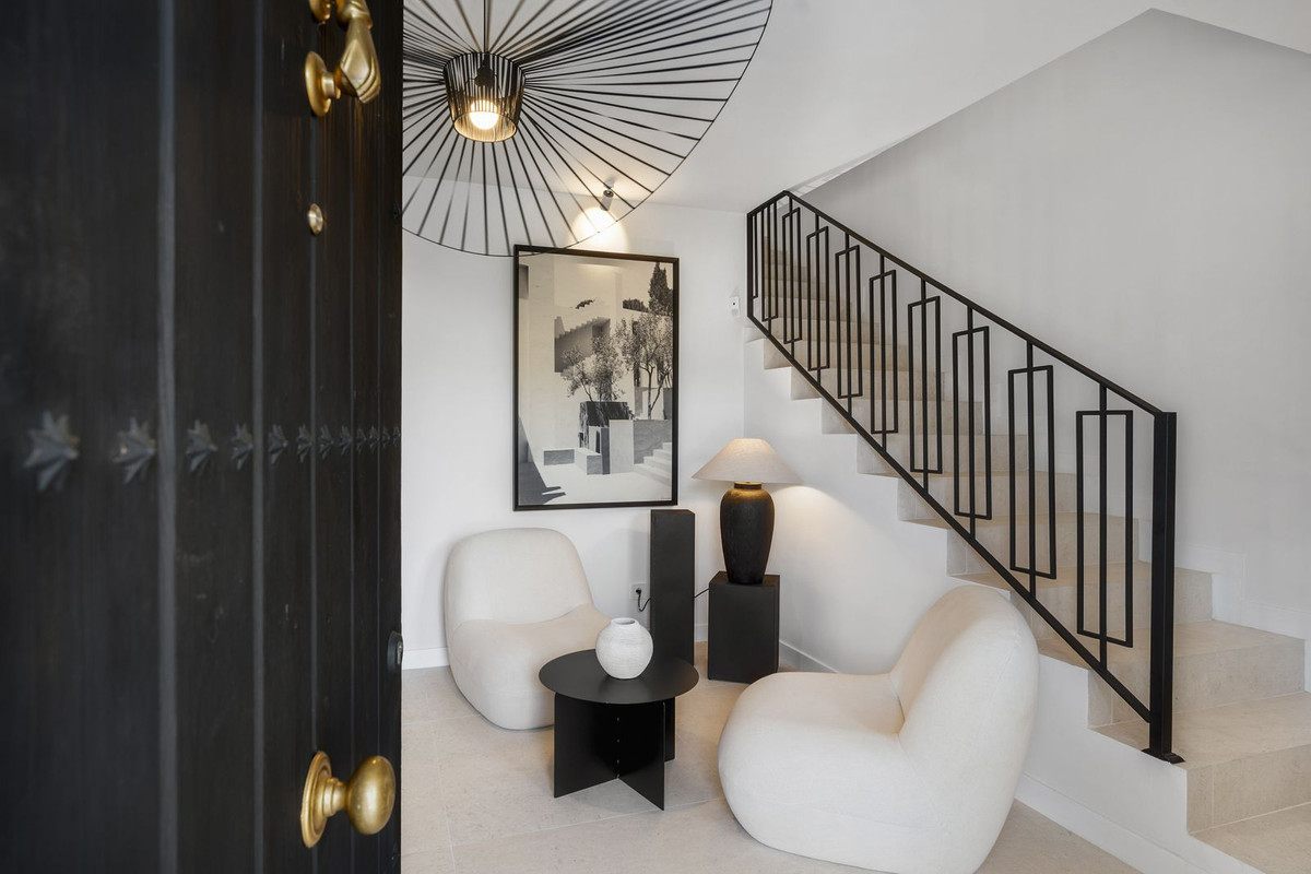 4 Bedroom Townhouse in Marbella - Photo 19