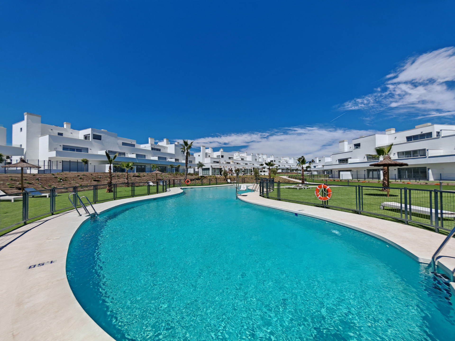 2 Bedroom Apartment in Estepona - Photo 16