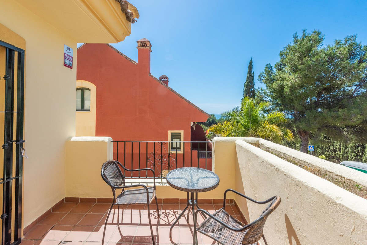 4 Bedroom Townhouse in Marbella - Photo 13