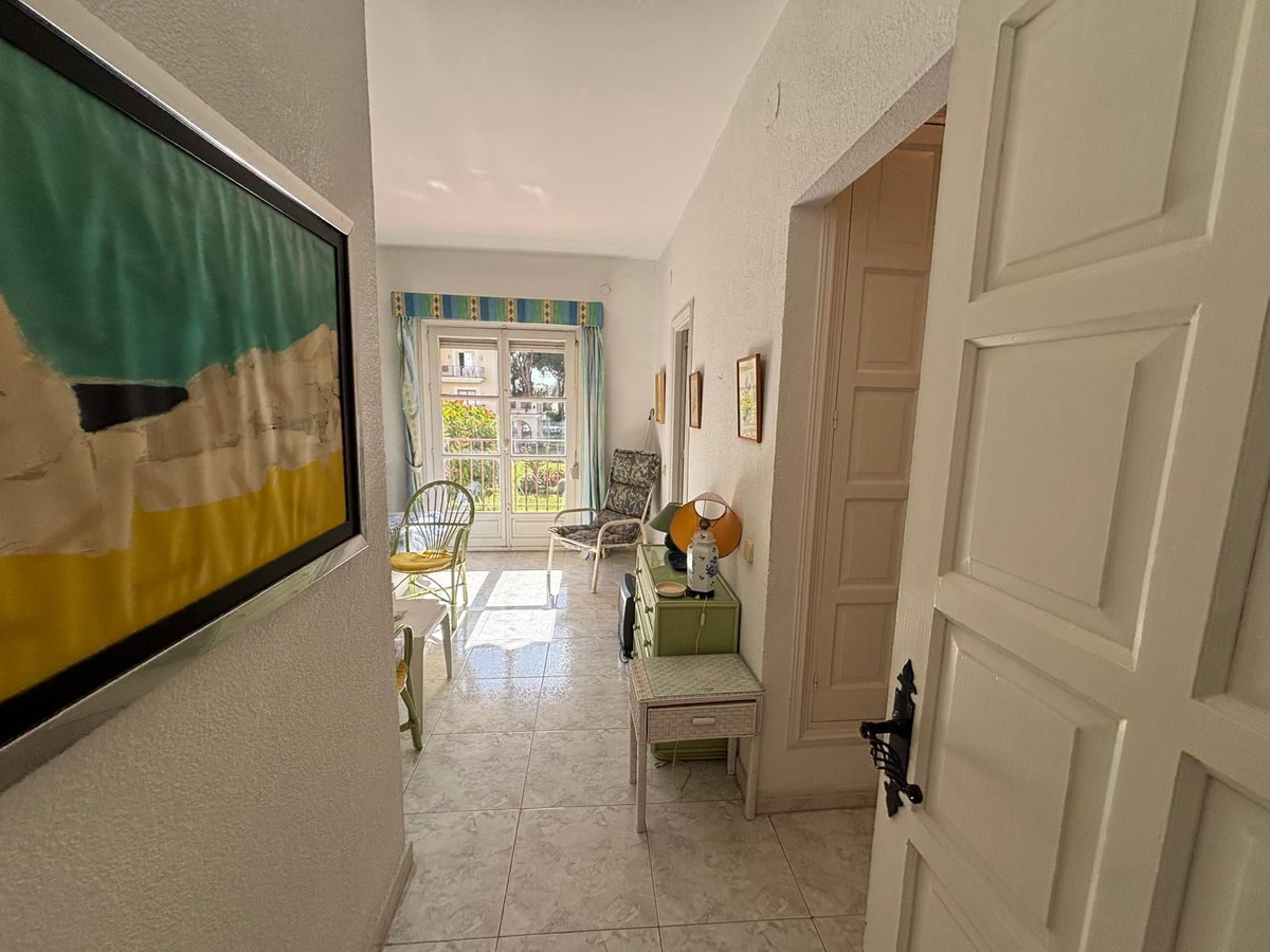 3 Bedroom Apartment in Marbella - Photo 13