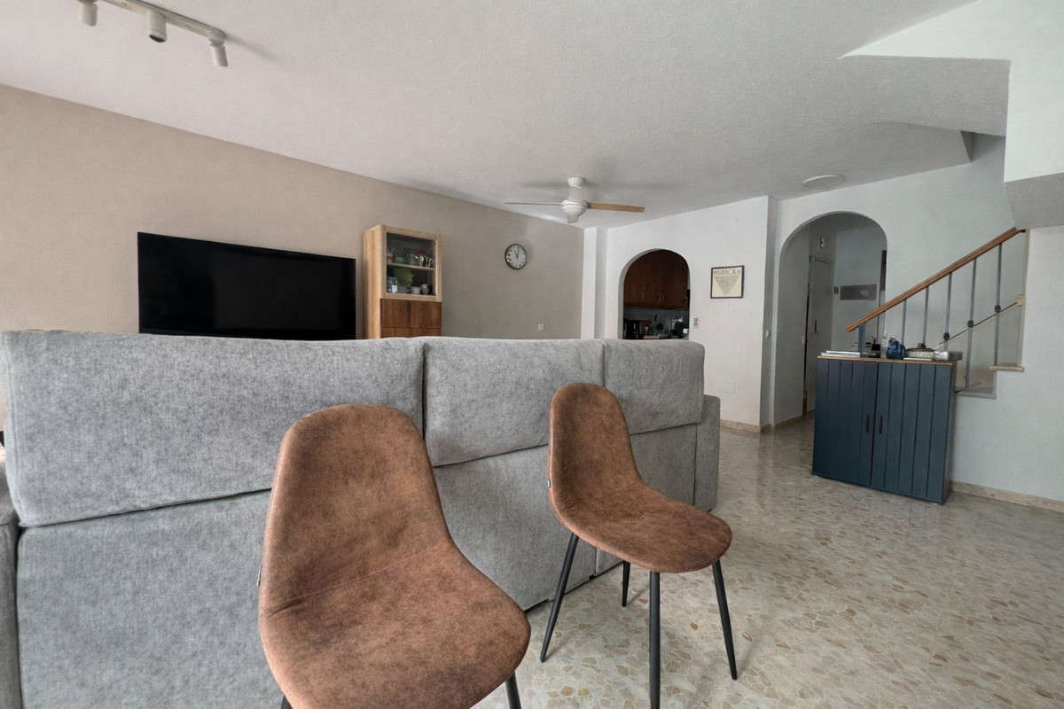 3 Bedroom Townhouse in Benalmádena - Photo 5