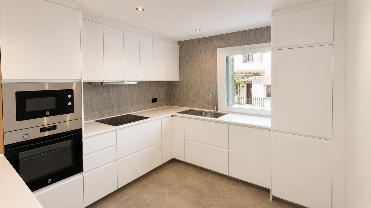 2 Bedroom Apartment in Estepona - Foto 9