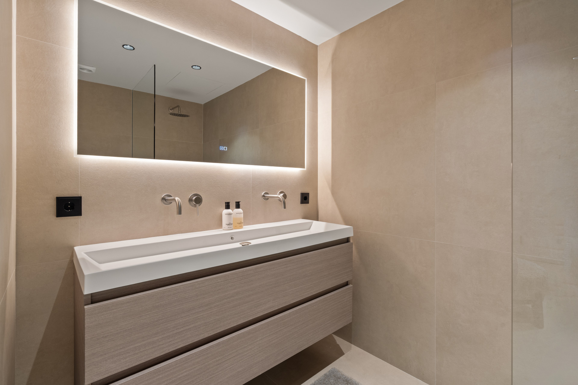 3 Bedroom Apartment in Benahavís - Photo 8
