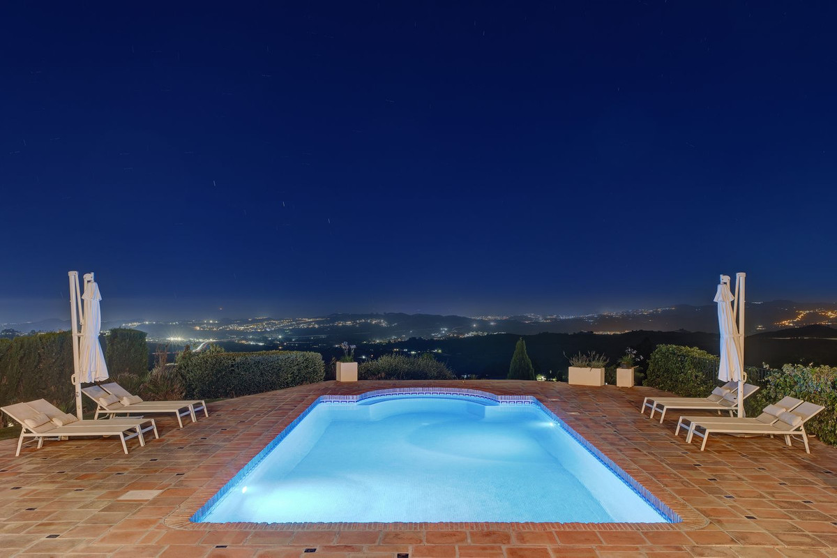 6 Bedroom Villa in Mijas - Photo 11