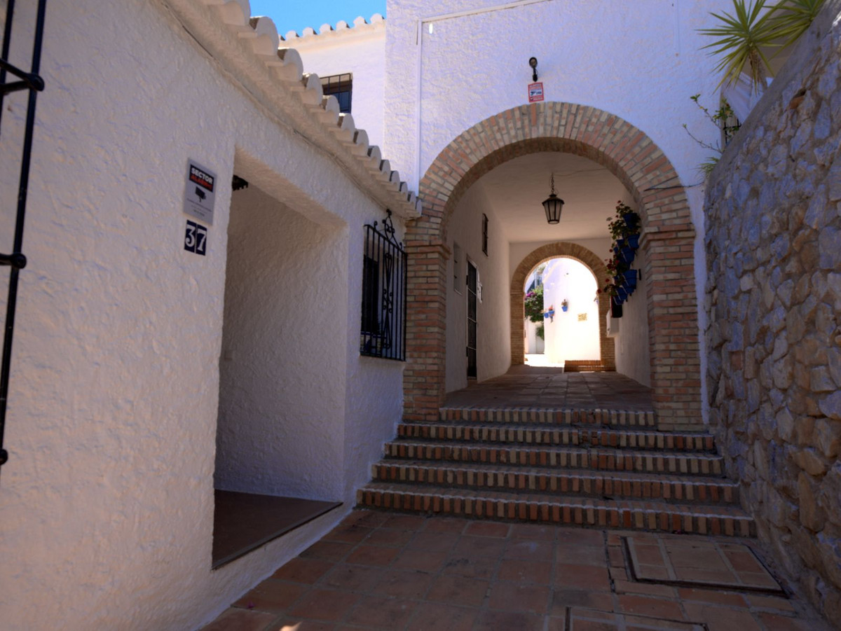 5 Bedroom Villa in Fuengirola - Photo 9