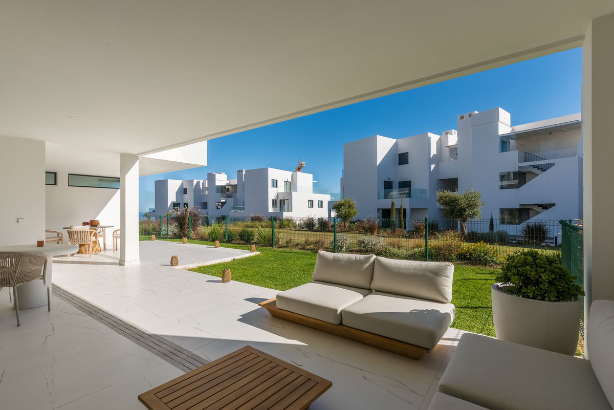 2 Bedroom Apartment in Casares - Photo 12
