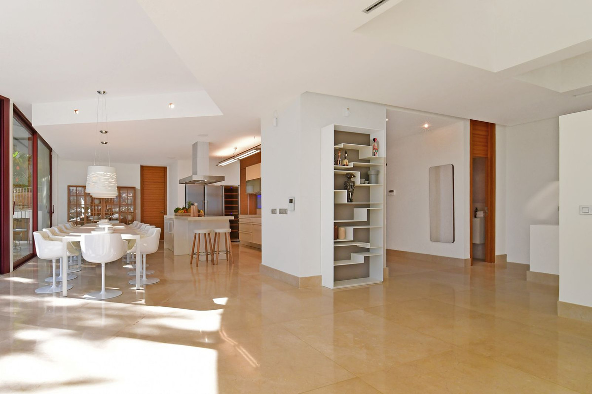 7 Bedroom Villa in Marbella - Photo 33