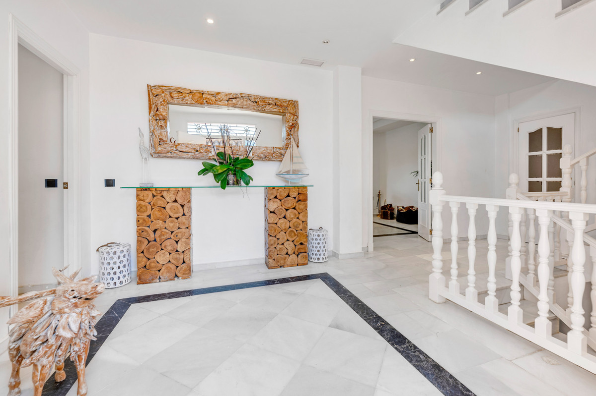 5 Bedroom Villa in Sotogrande - Photo 9