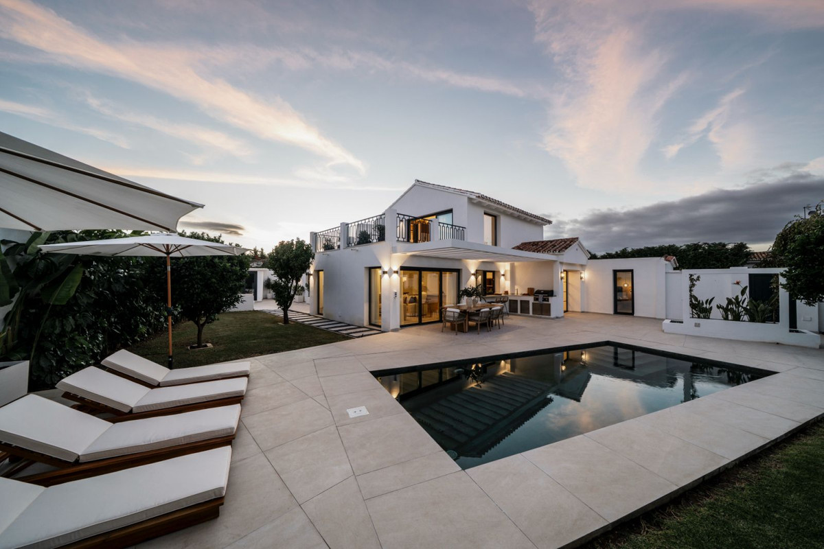5 Bedroom Villa in San Pedro de Alcántara - Photo 12