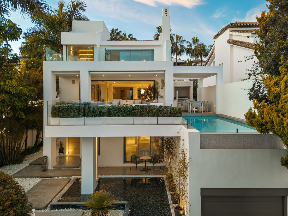 4 Bedroom Villa in Marbella - Photo 35