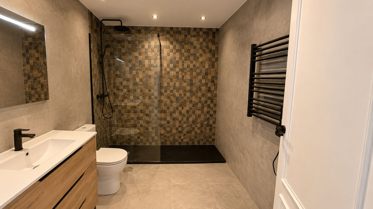 2 Bedroom Apartment in Estepona - Foto 13