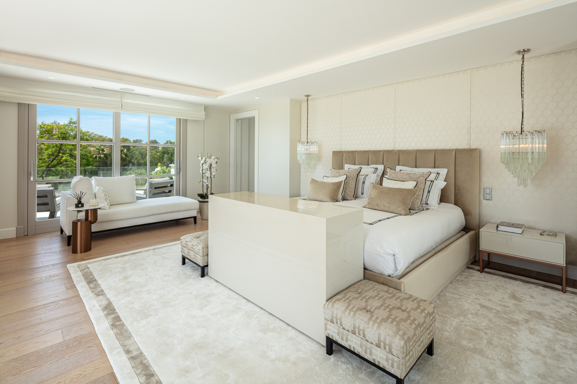 6 Bedroom Villa in Marbella - Photo 23