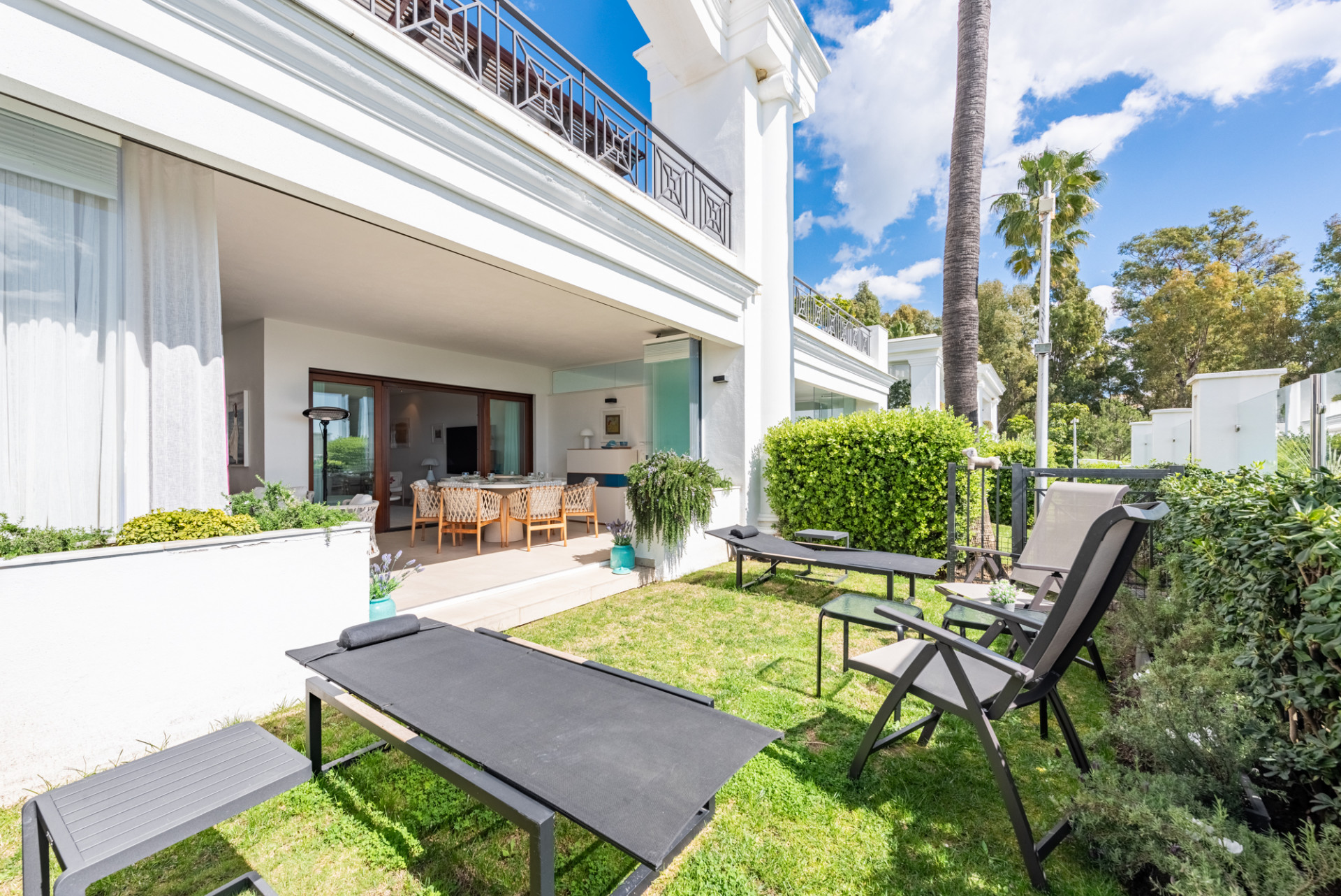 2 Bedroom Apartment in Estepona - Photo 4