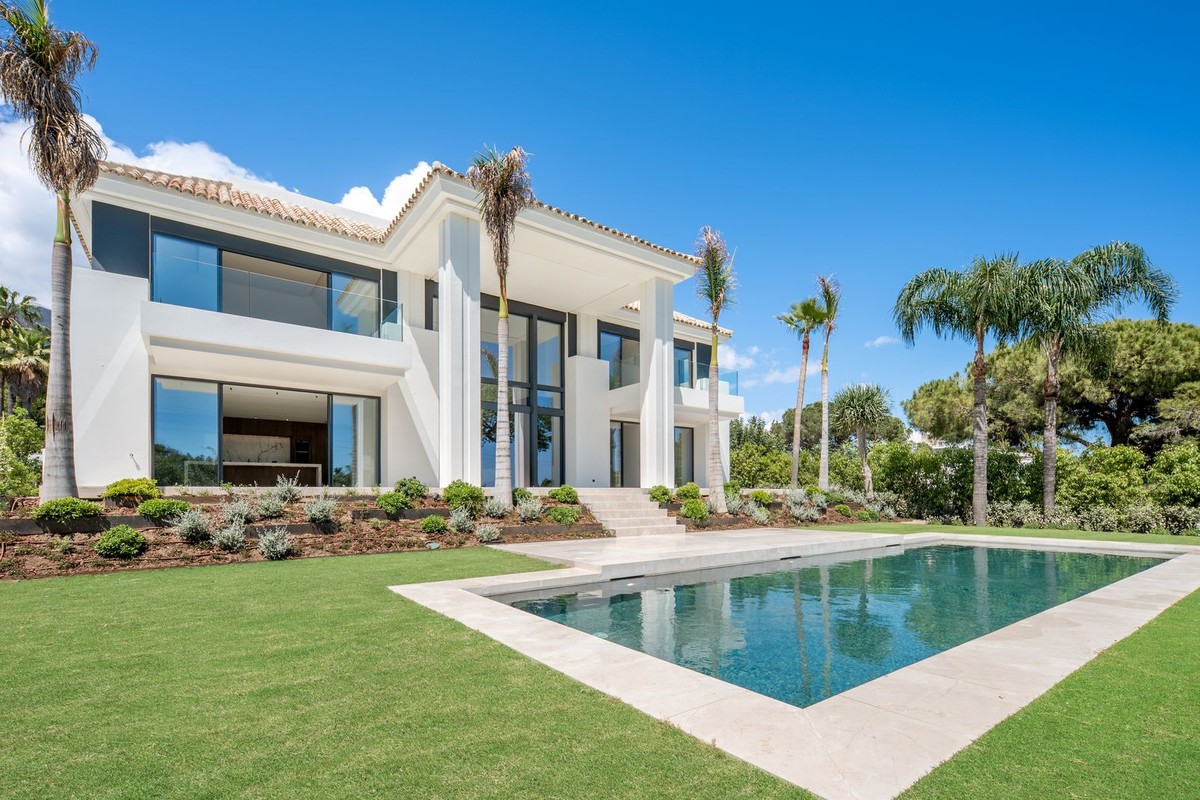 6 Bedroom Villa in Marbella - Photo 30
