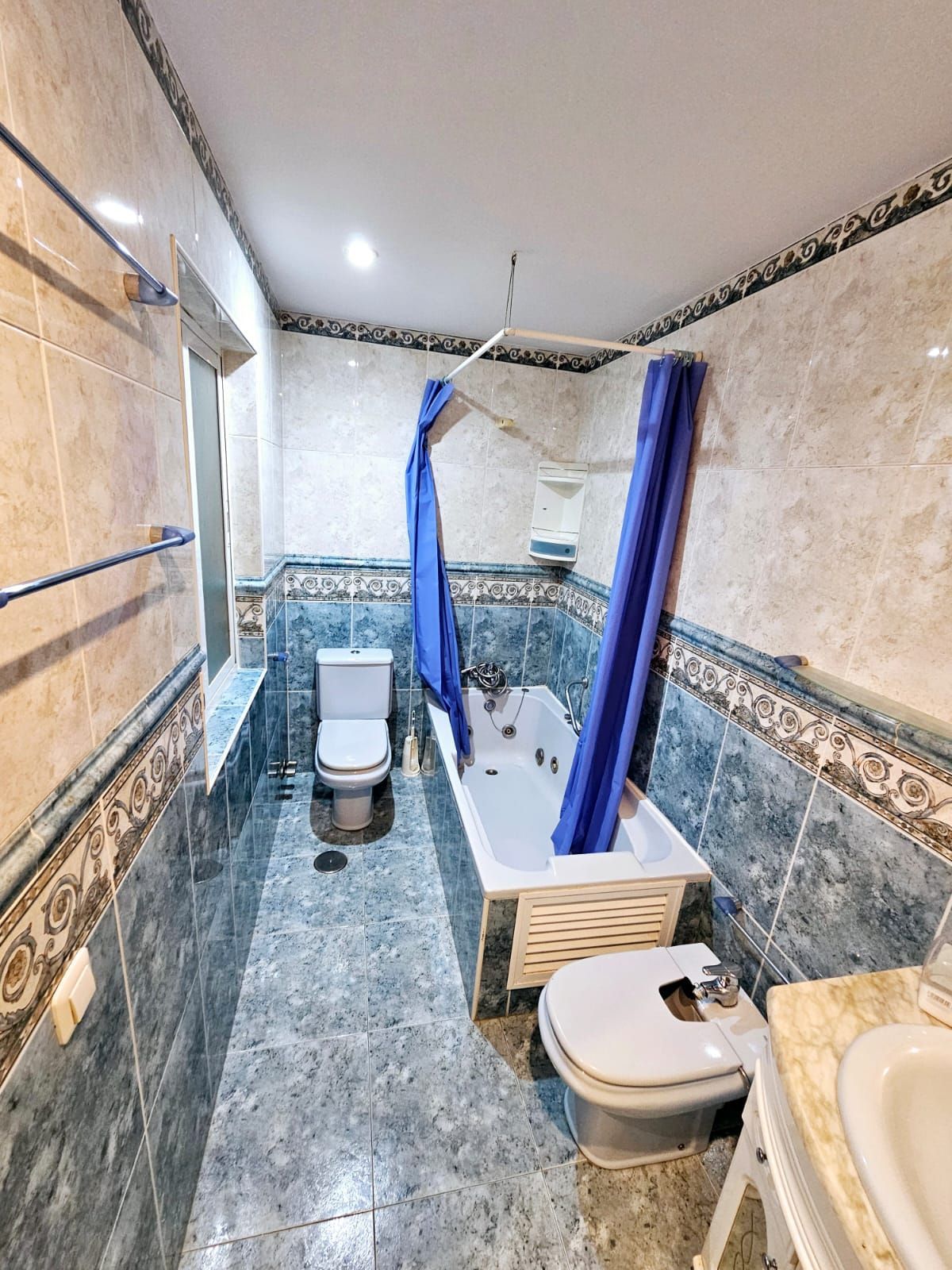 3 Bedroom Apartment in Fuengirola - Photo 15
