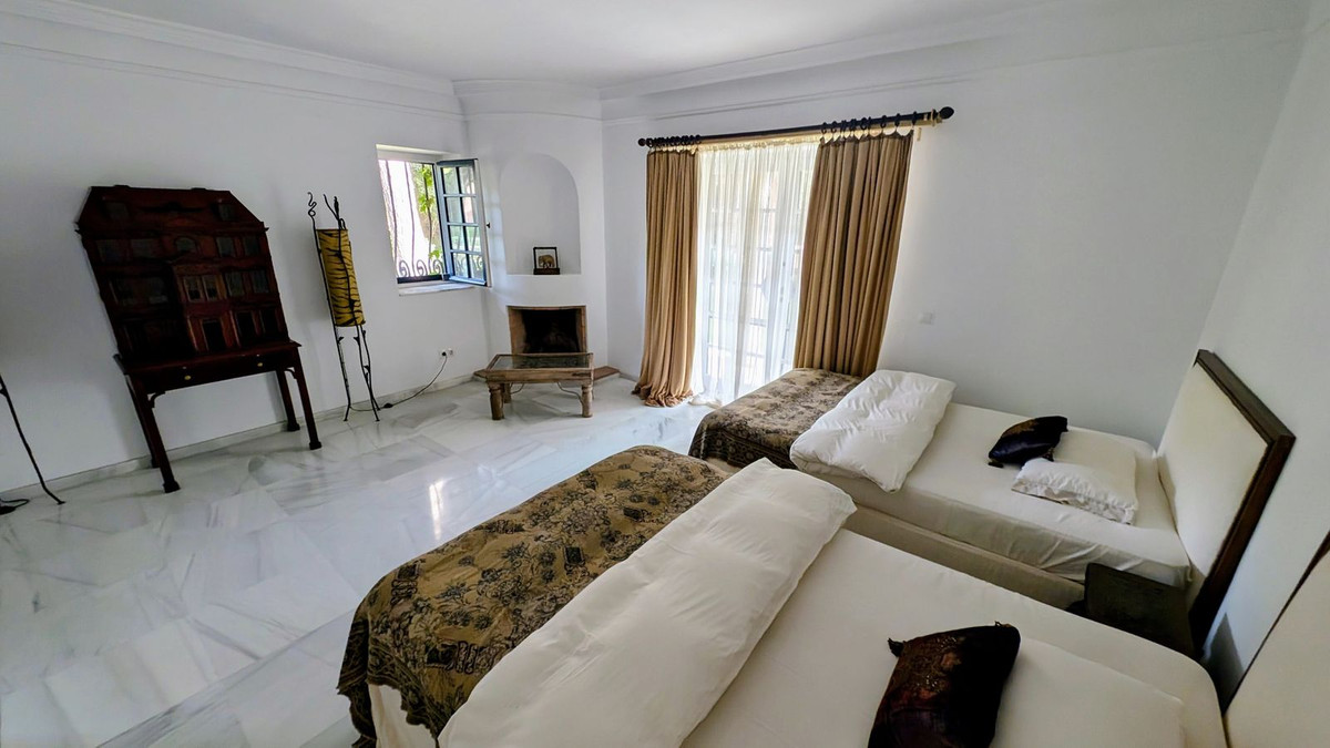 16 Bedroom Villa in Sotogrande - Photo 27