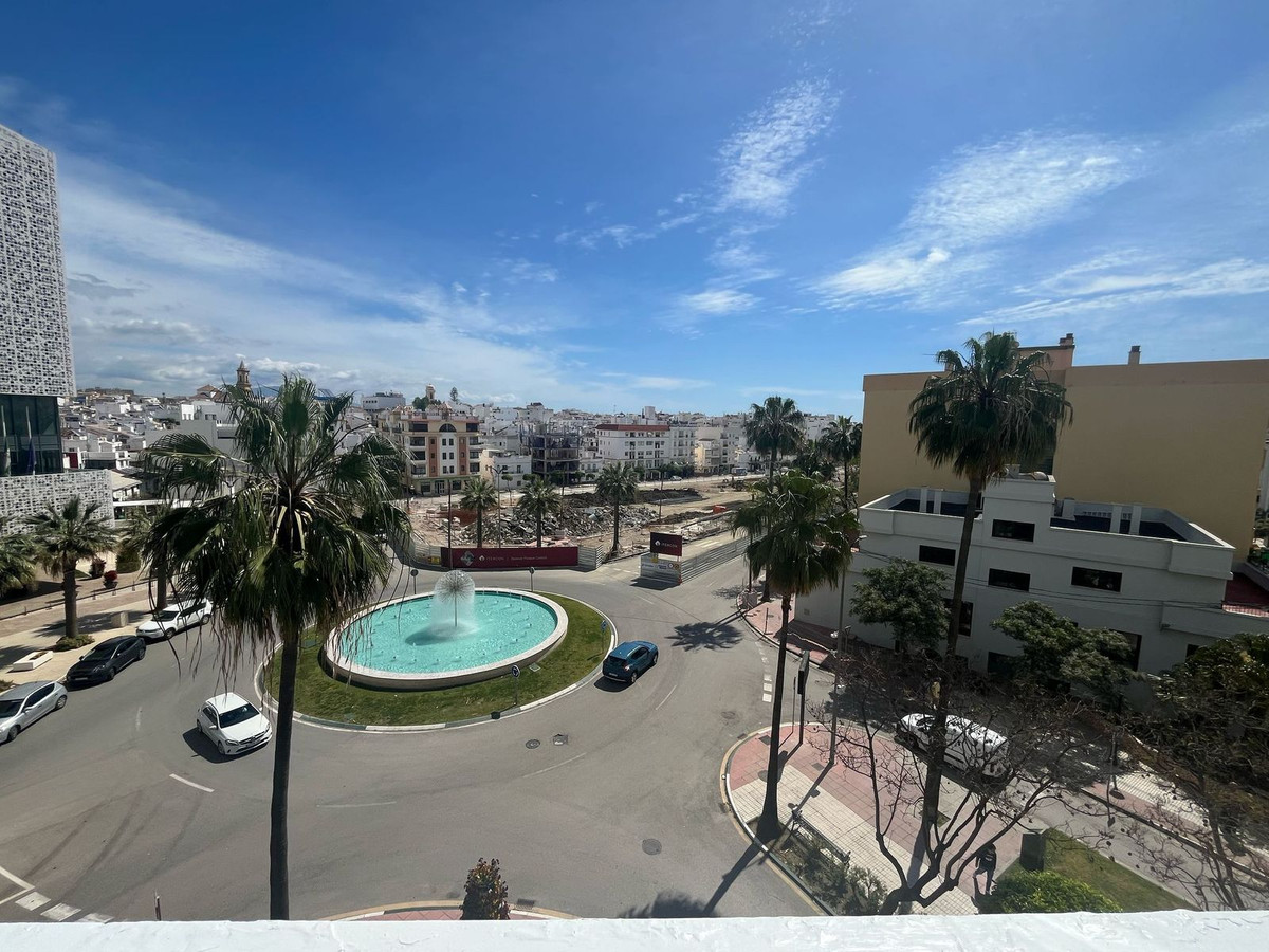 3 Bedroom Apartment in Estepona - Foto 2