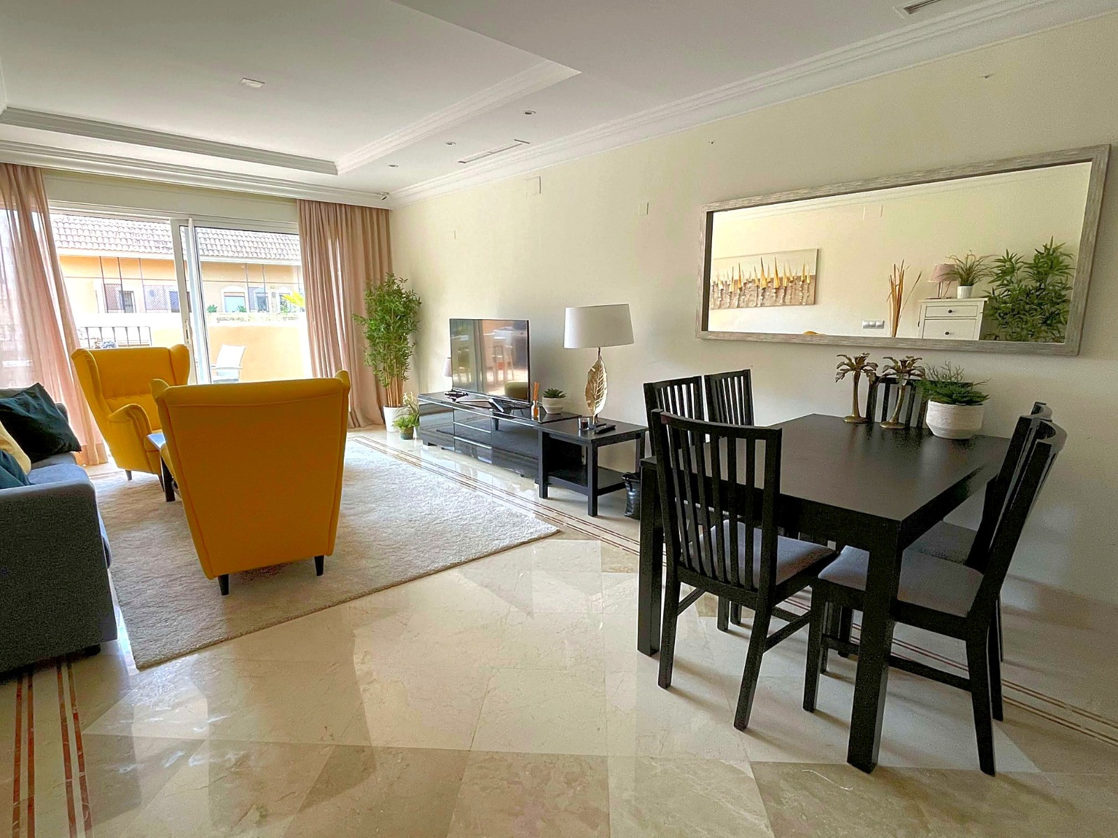 3 Bedroom Apartment in Marbella - Photo 8
