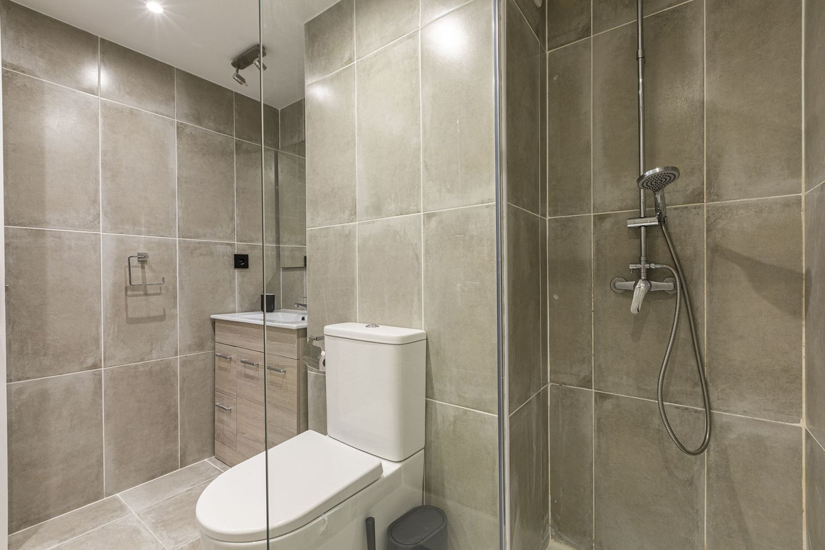 2 Bedroom Apartment in Marbella - Photo 29