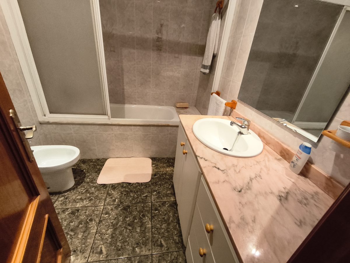 Chalet de 4 dormitorios en Valencia – Foto 16
