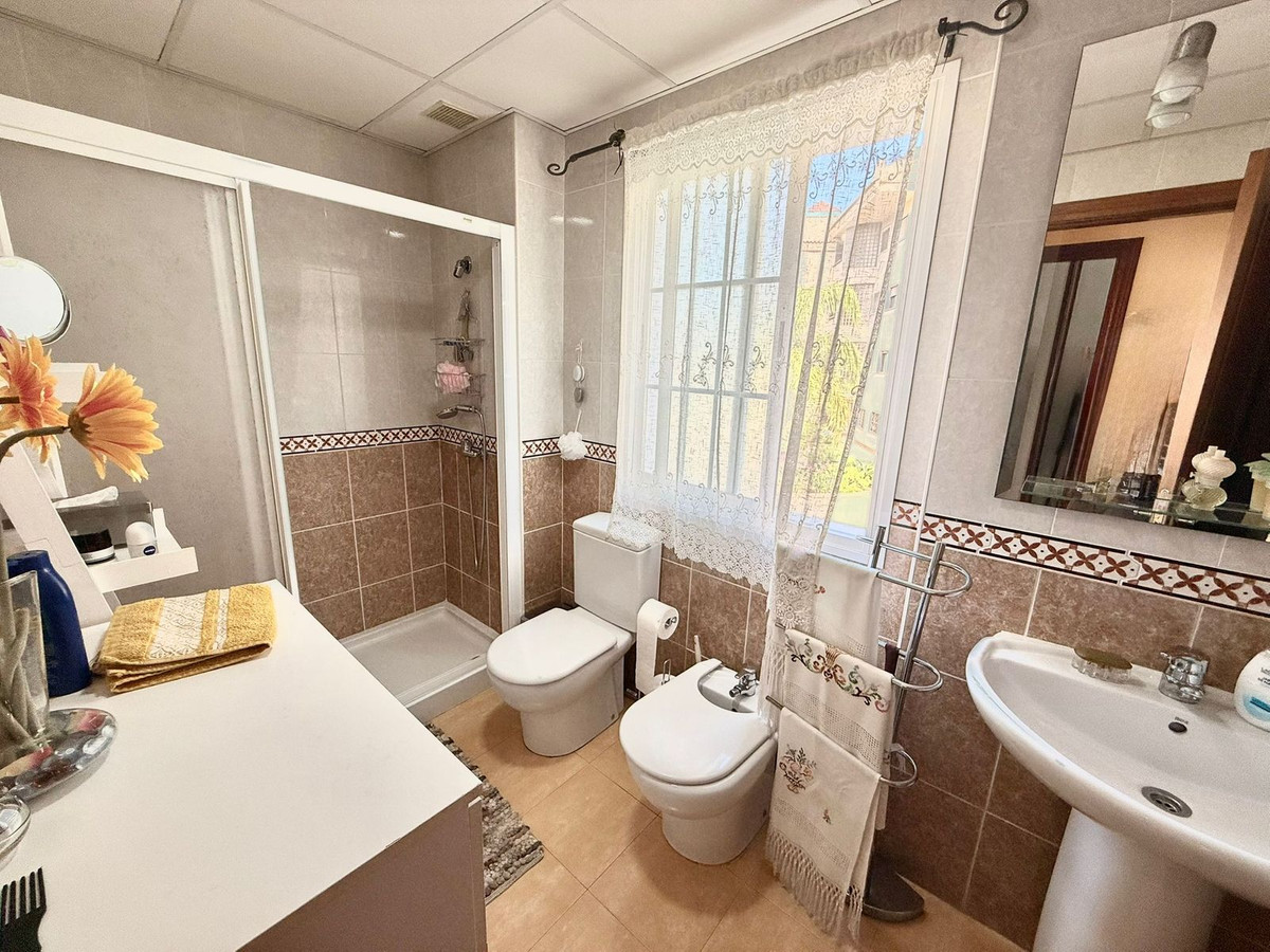 3 Bedroom Villa in Fuengirola - Photo 16