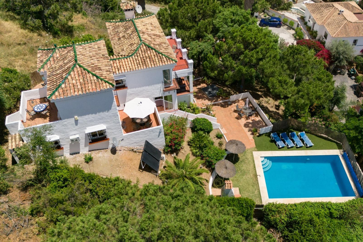 3 Bedroom Villa in Estepona - Photo 48