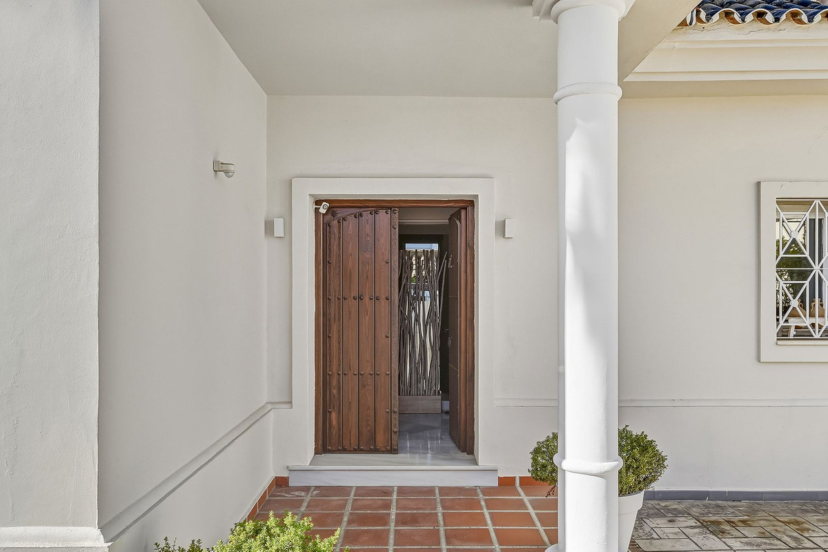 5 Bedroom Villa in San Pedro de Alcántara - Photo 26